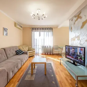 https://apartment-on-triokhsviatytelska.hotels-of-kiev.com